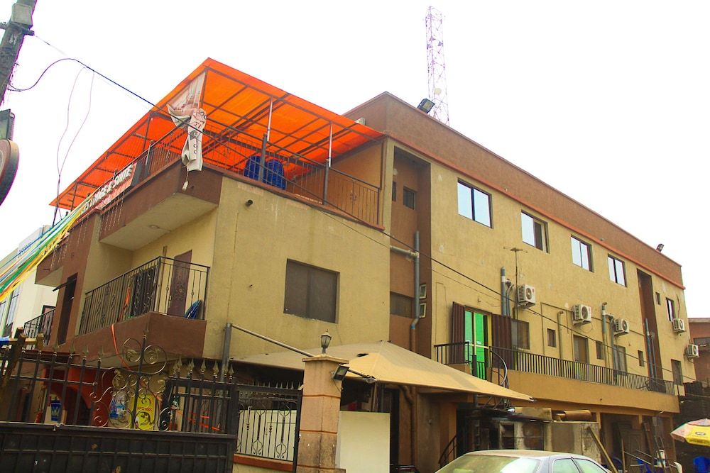 New Travellers Lodge & Suites Ltd