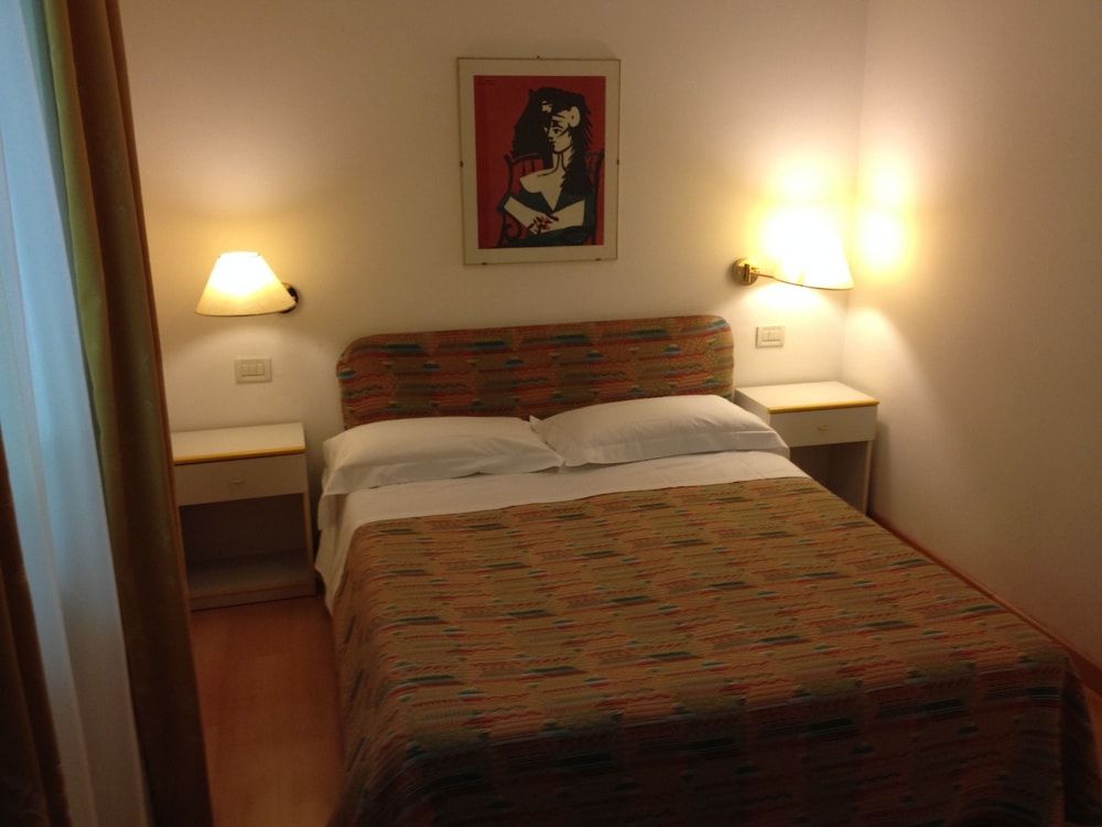 Maximilian Suites