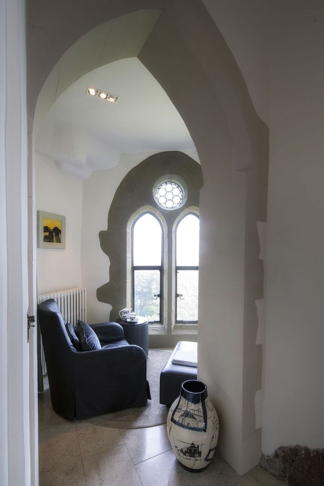 Roch Castle Hotel