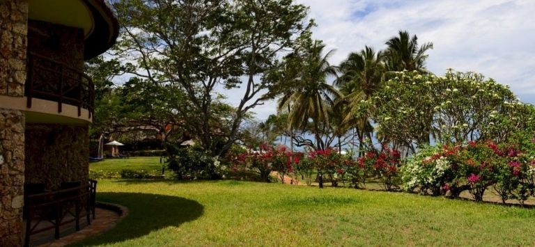 Ledger Plaza Bahari Beach
