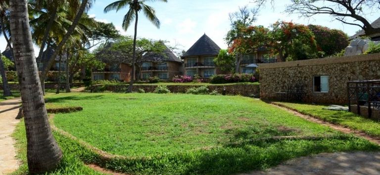 Ledger Plaza Bahari Beach