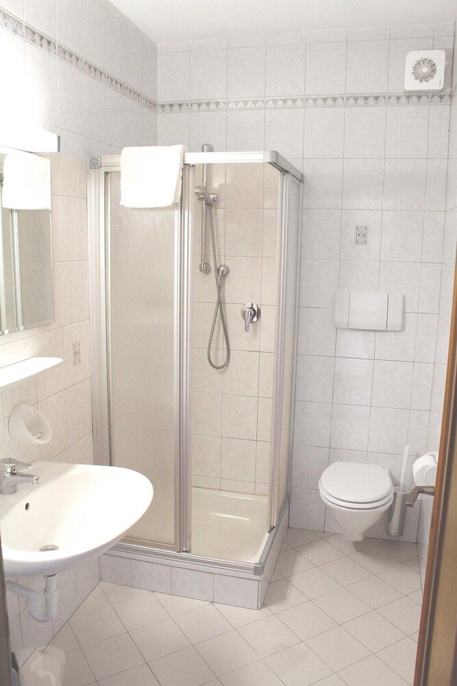 Garni Eden Bed & Breakfast