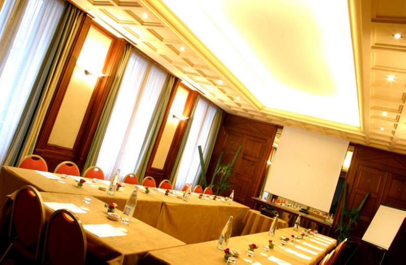 B4 Grand Hotel Lyon