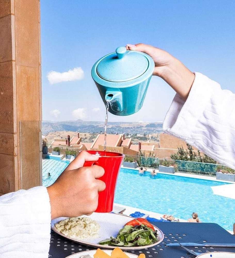 Oakridge Hotel & Spa