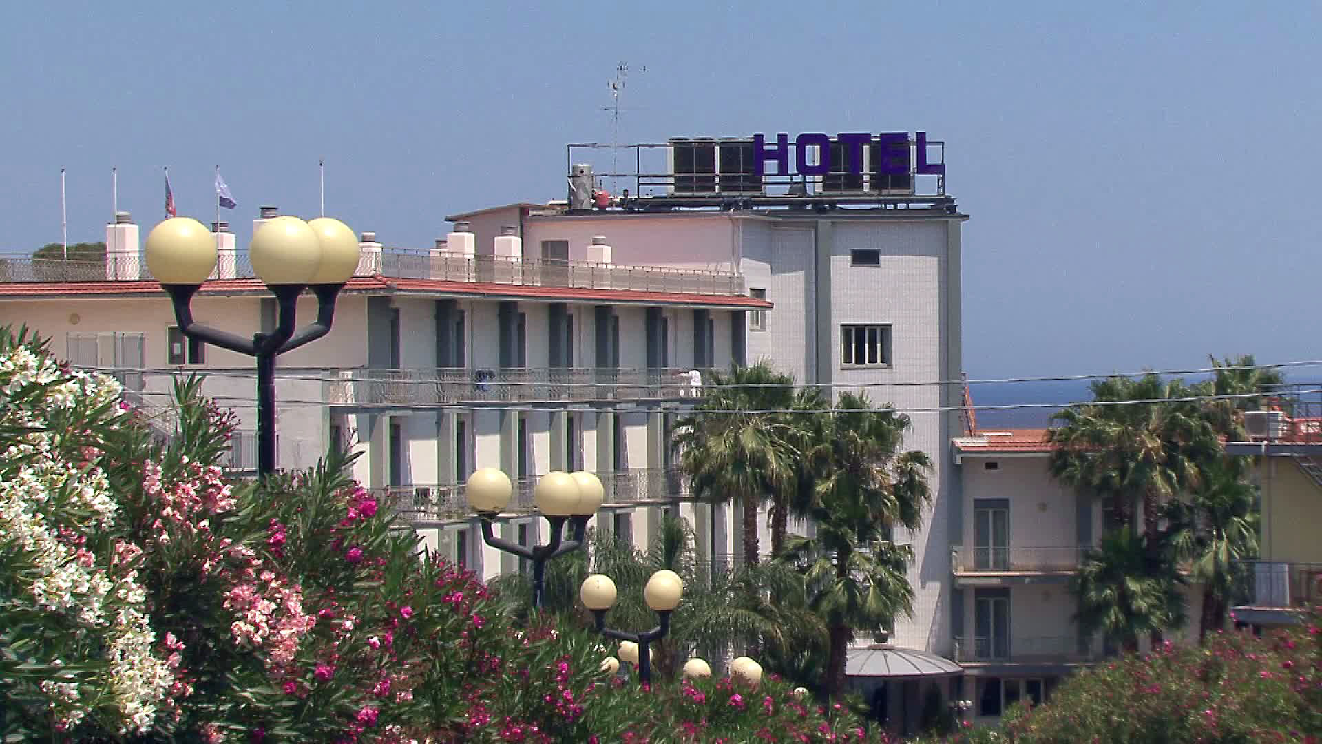 Wave Hotel