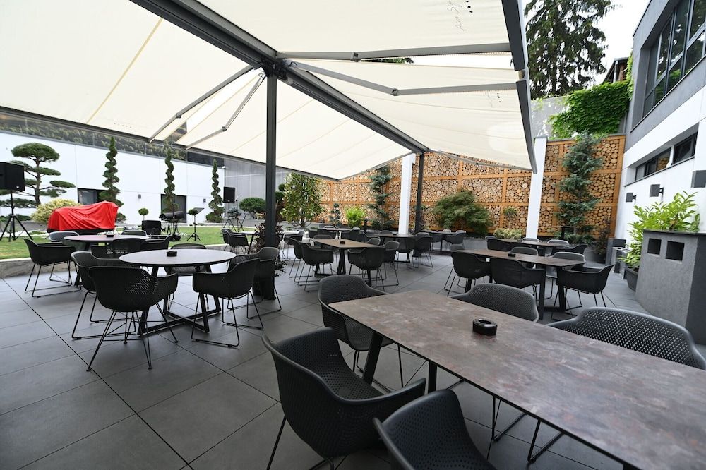Aniroc Signature Hotel