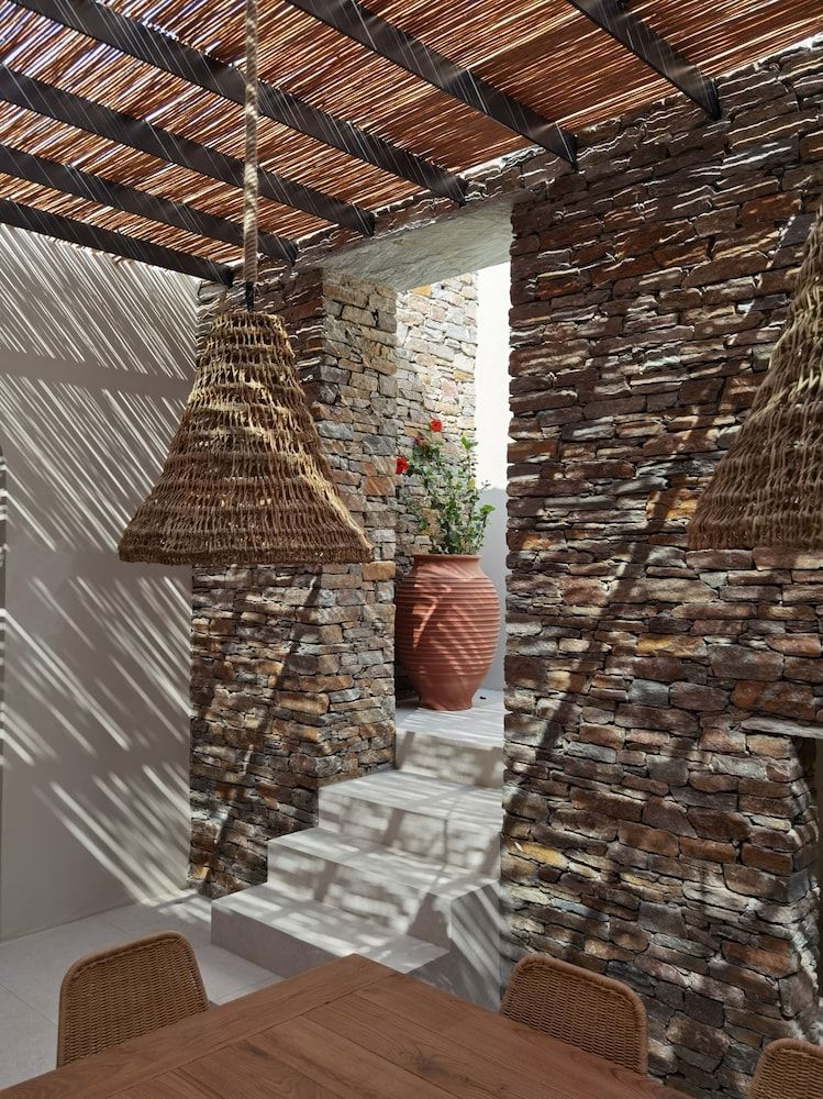 Nos Hotel & Villas