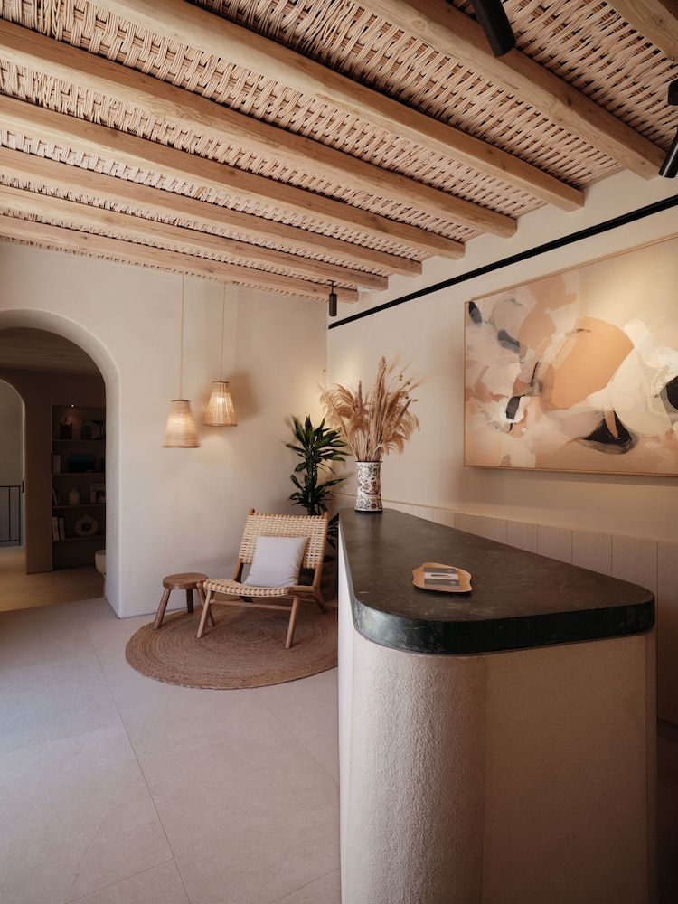 Nos Hotel & Villas