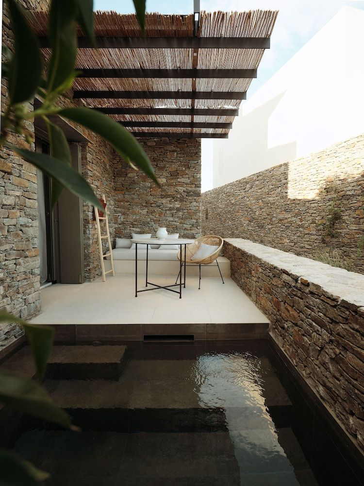 Nos Hotel & Villas
