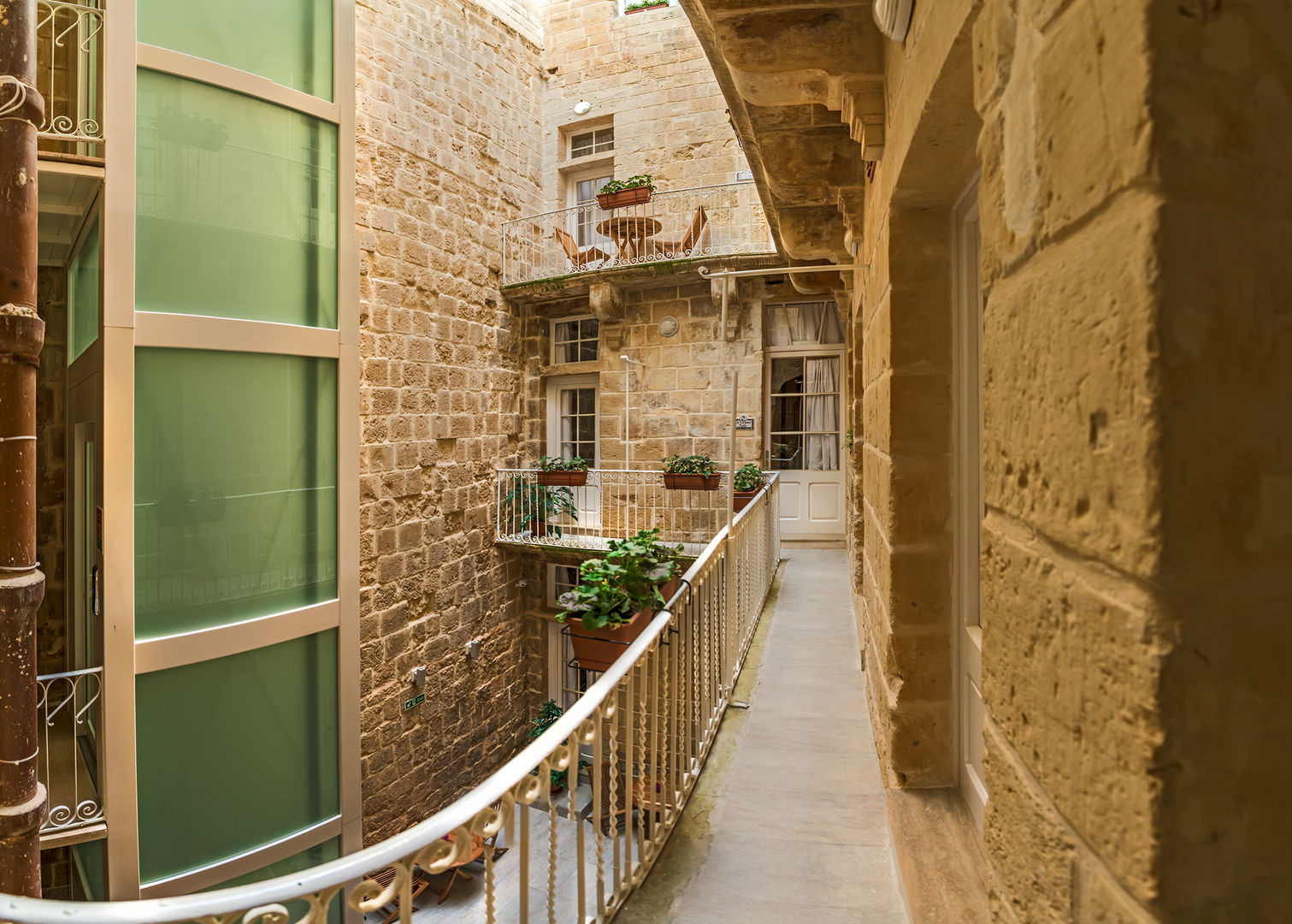 Tritoni Harbour Suites