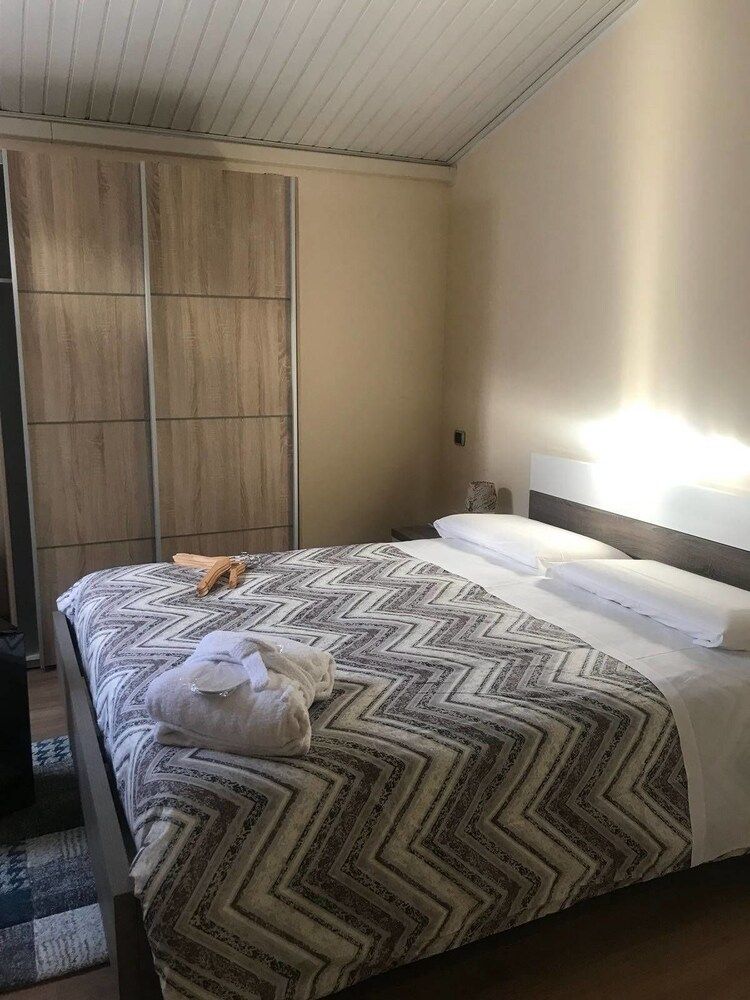 Hotel Lonatino