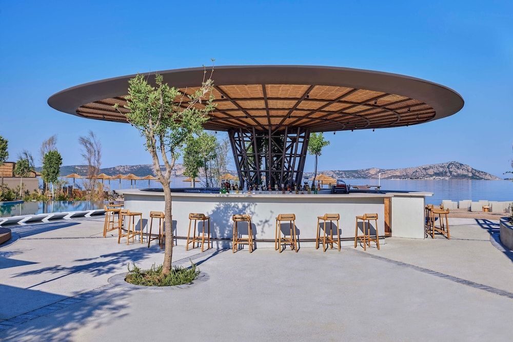 W Costa Navarino