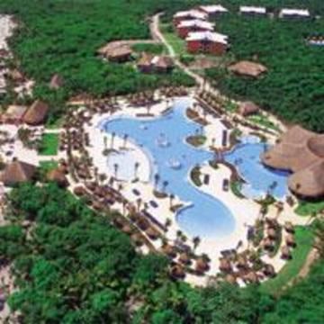 Grand Palladium Colonial Resort & Spa