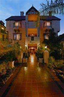 Court Classique Suite Hotel