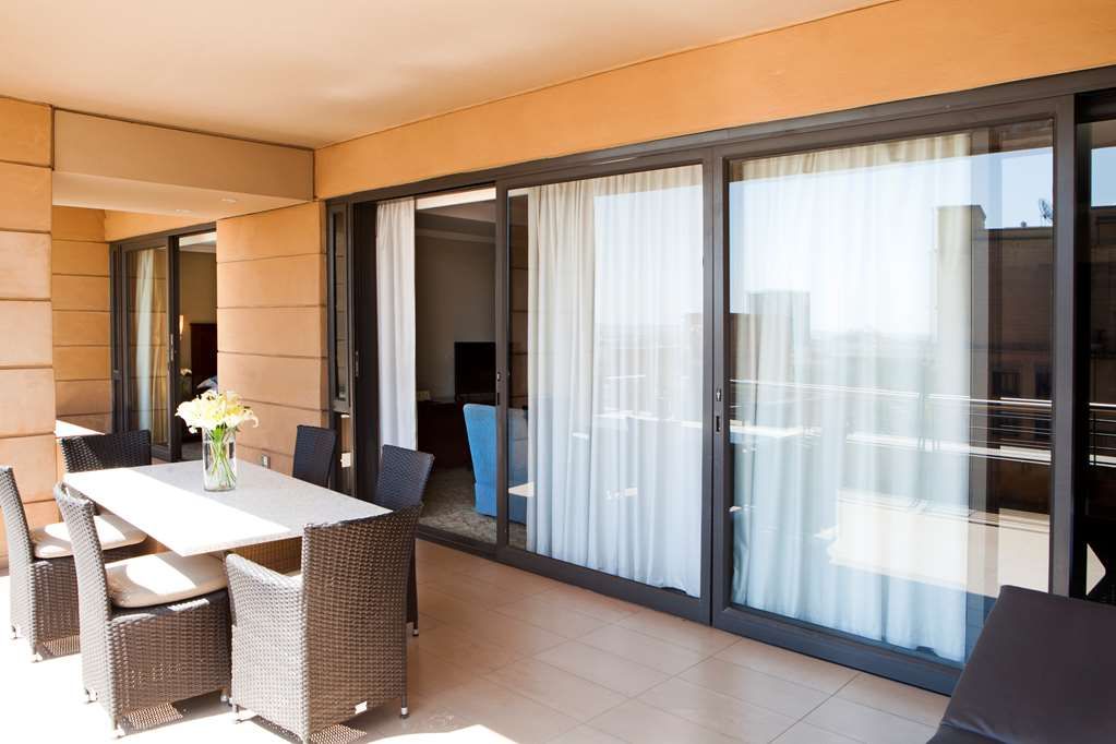 Raphael Penthouse Suites
