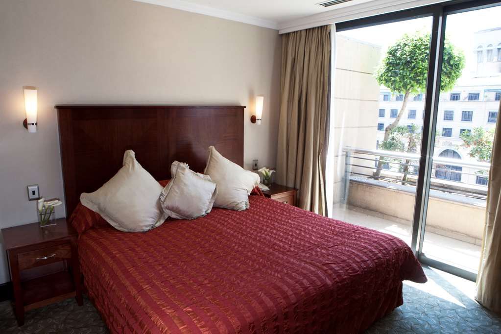 Raphael Penthouse Suites