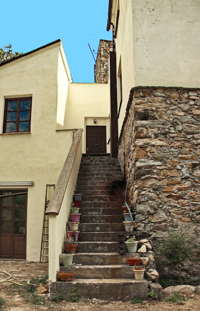 Le Petit Chateau