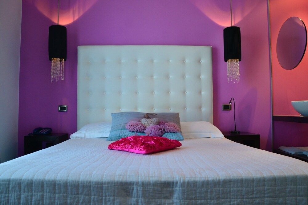 Hotel In Lounge Room