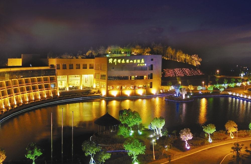 Dolton Resort