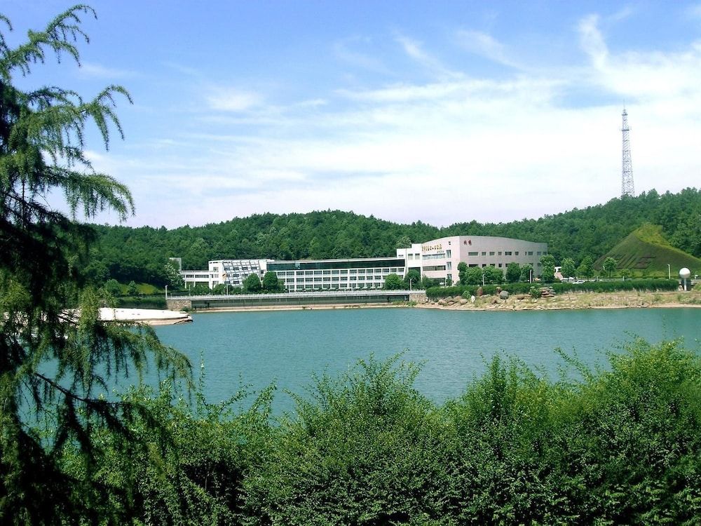 Dolton Resort