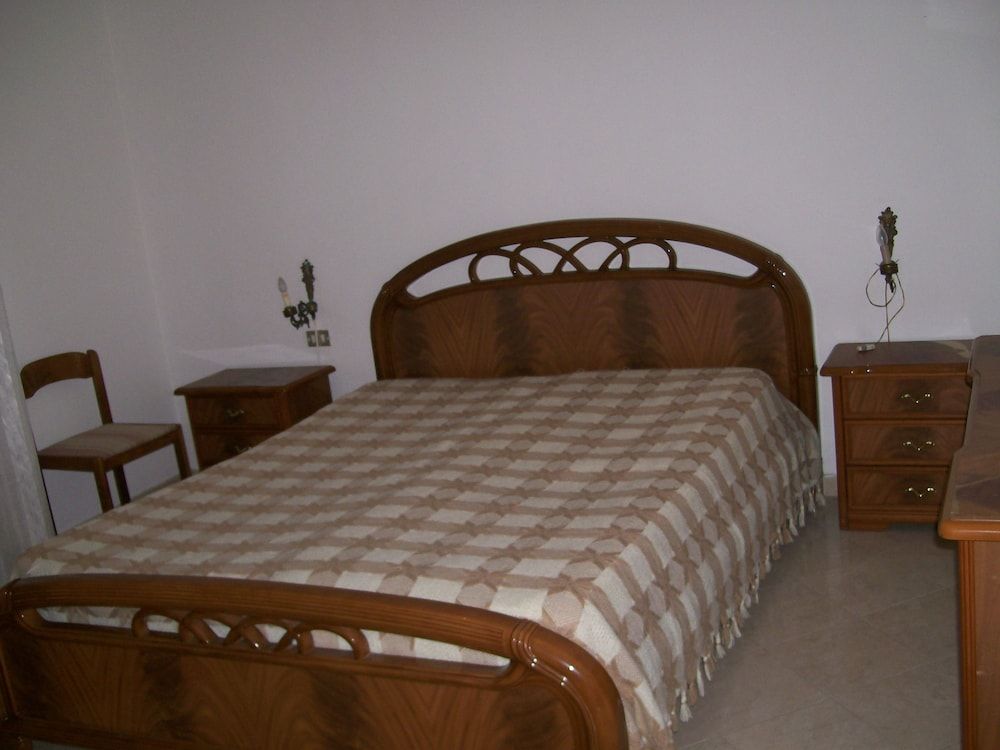 Adamo
