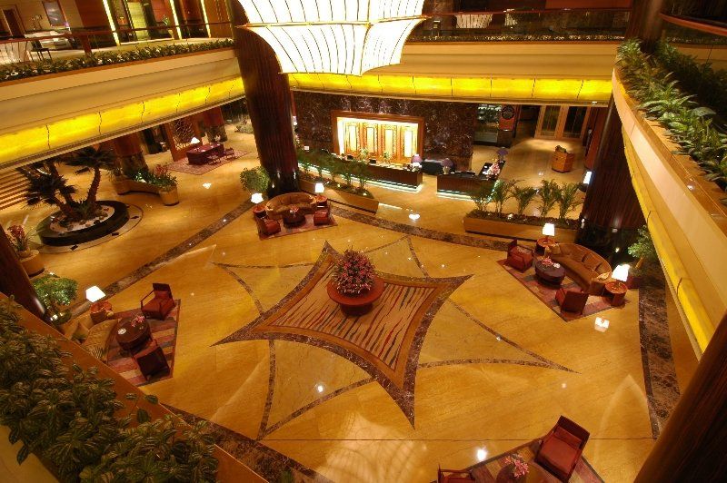 Zhongwei Green Lake Hotel Kunming