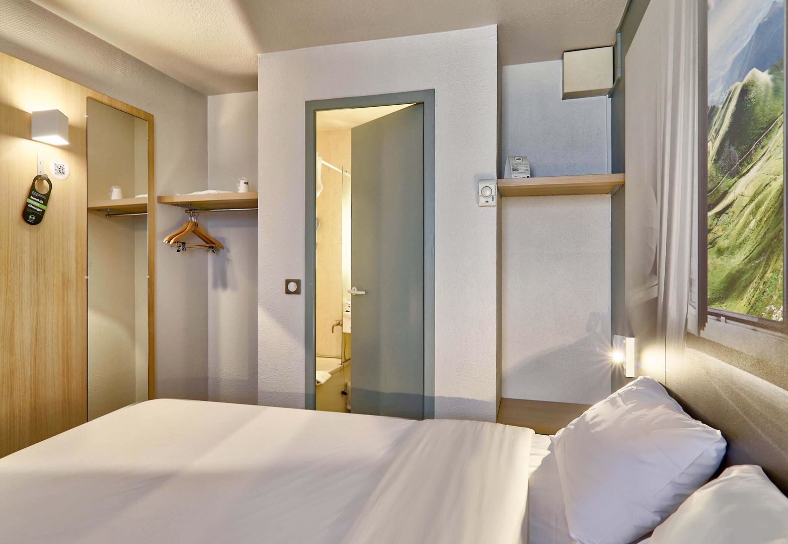 B&B HOTEL Clermont-Ferrand Le Brézet Aéroport