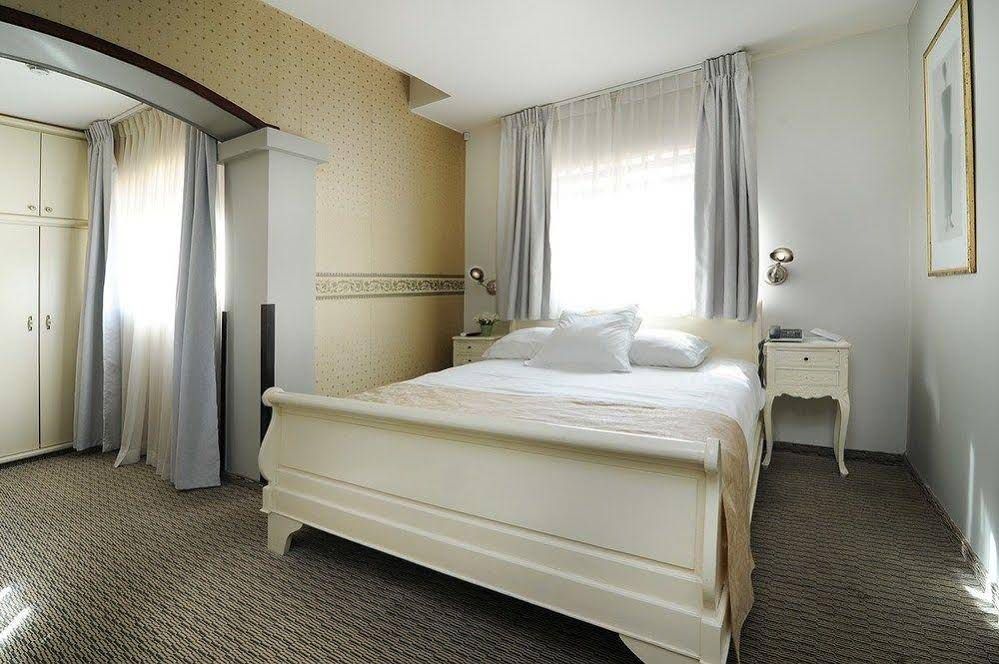 Villa Carmel Boutique