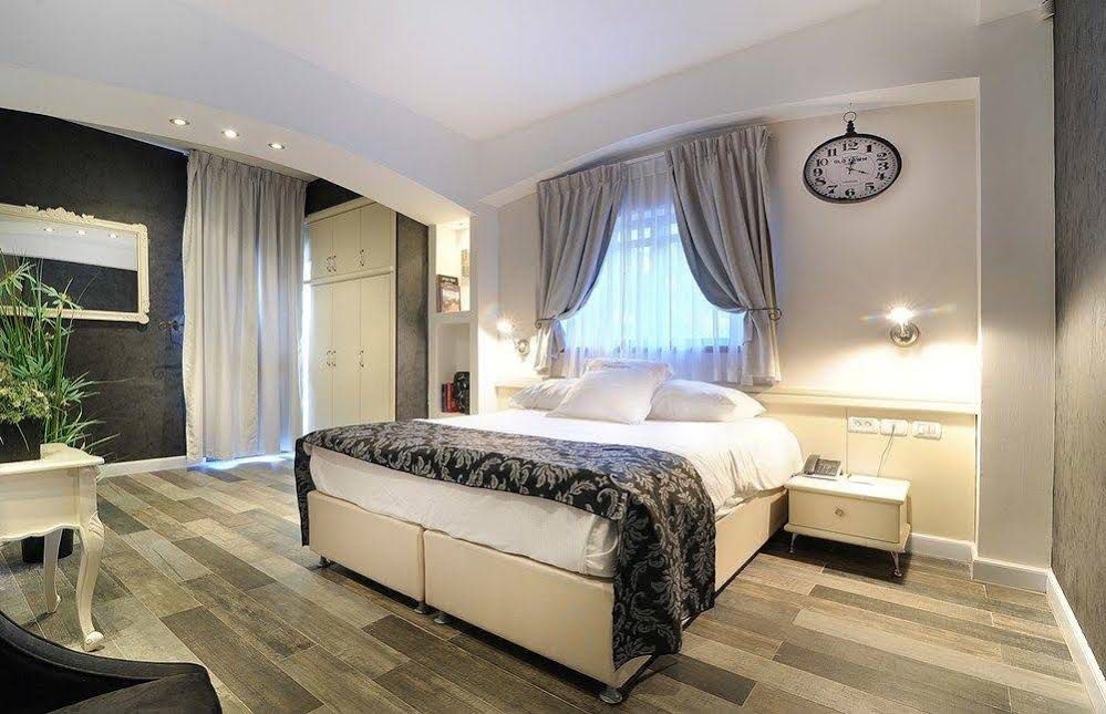 Villa Carmel Boutique