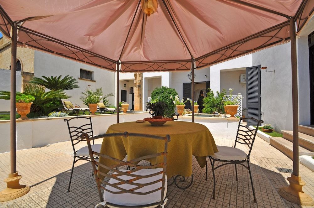 Palazzo De Donatis B&b