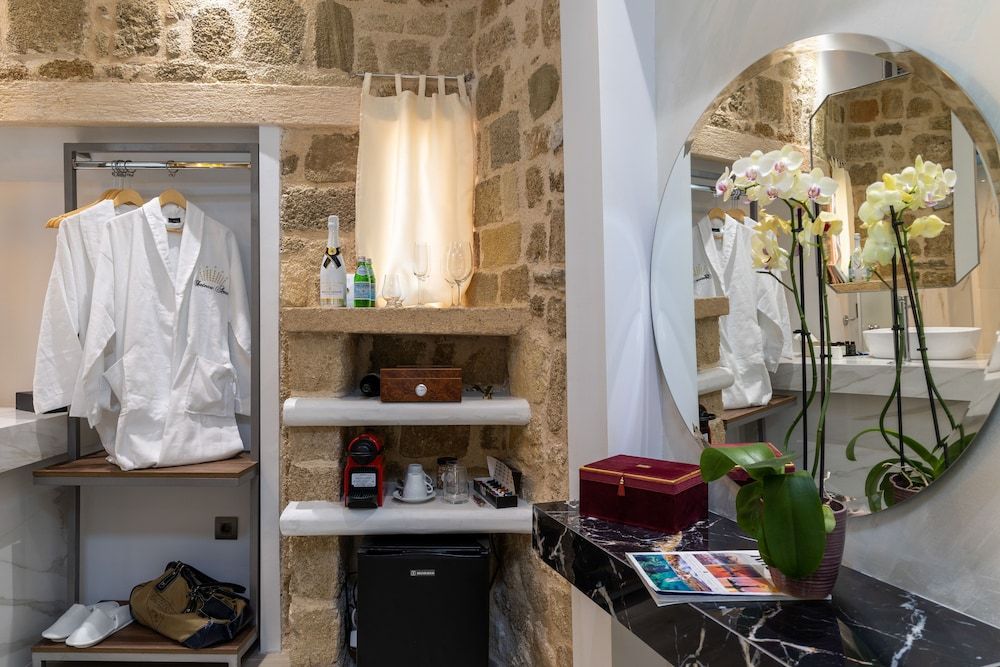 Chateau Anax Boutique Hotel