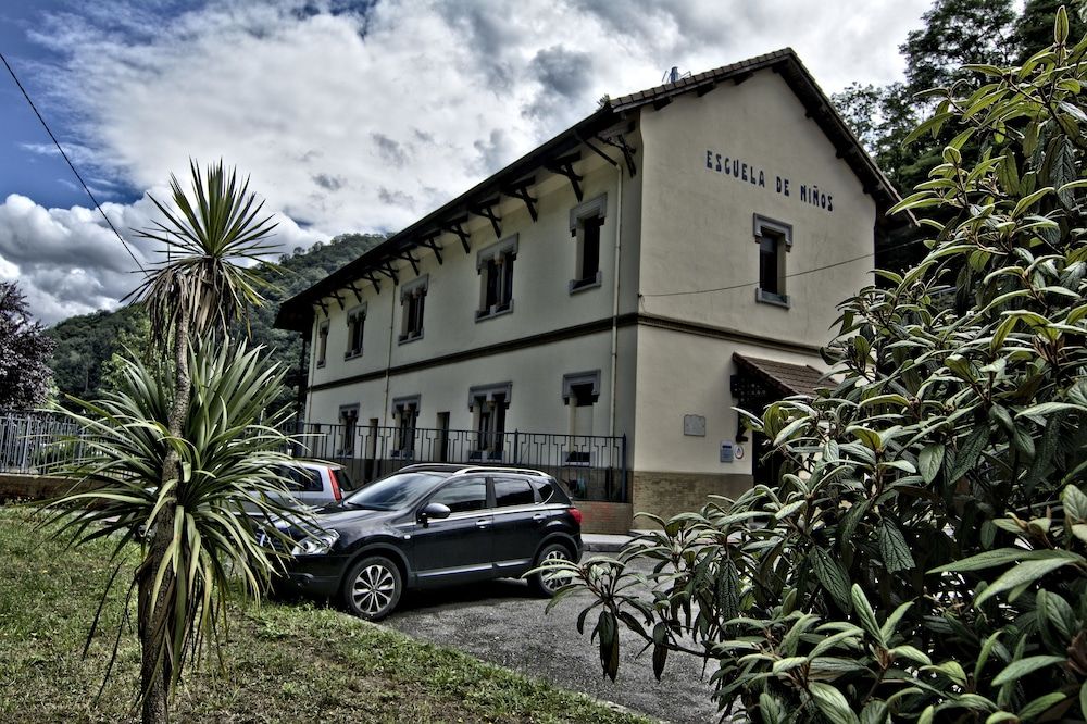 Albergue Juvenil de Bustiello