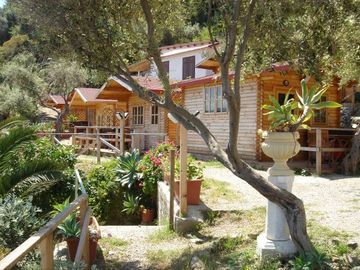 Cirucco Bay Hotel & Camping
