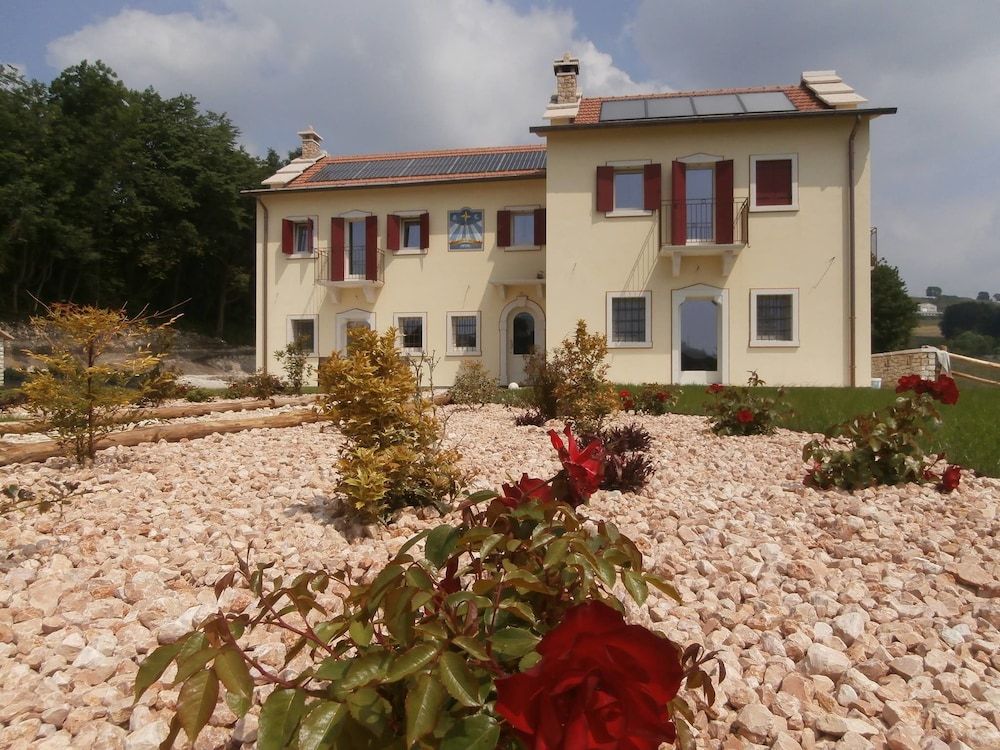 Malga Zebari Country House