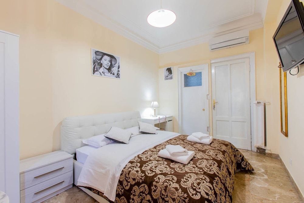 Flower Guesthouse