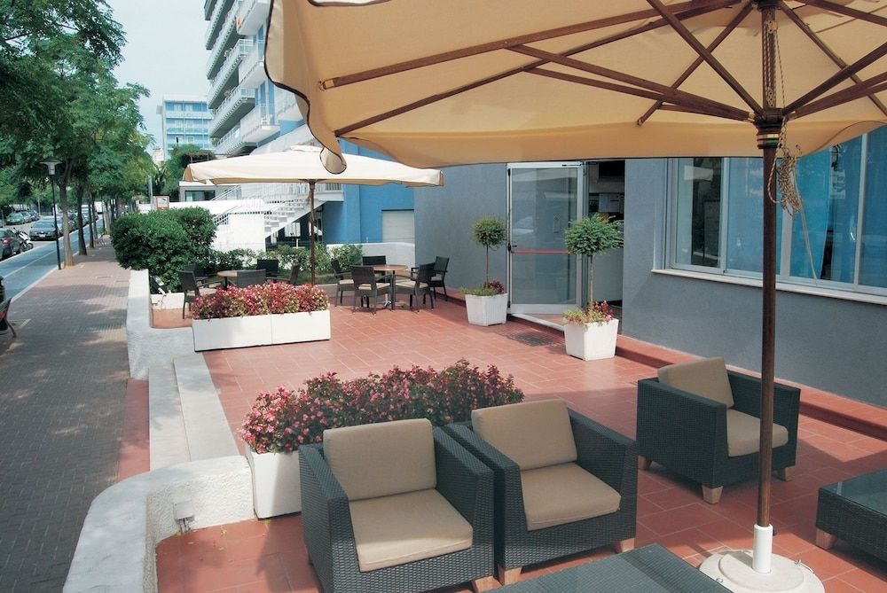 Hotel Embassy