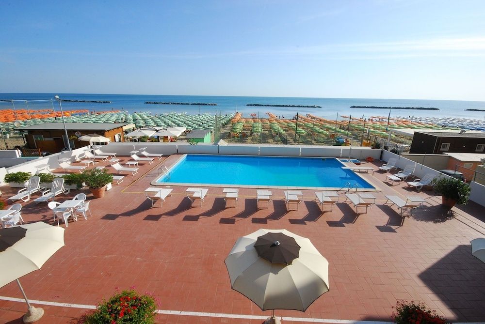 Hotel Embassy