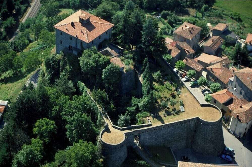 La Rocca Di Camporgiano Maison Du Charme