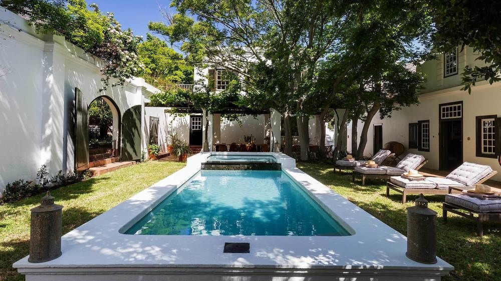 Akademie Street Boutique Hotel & Guesthouses