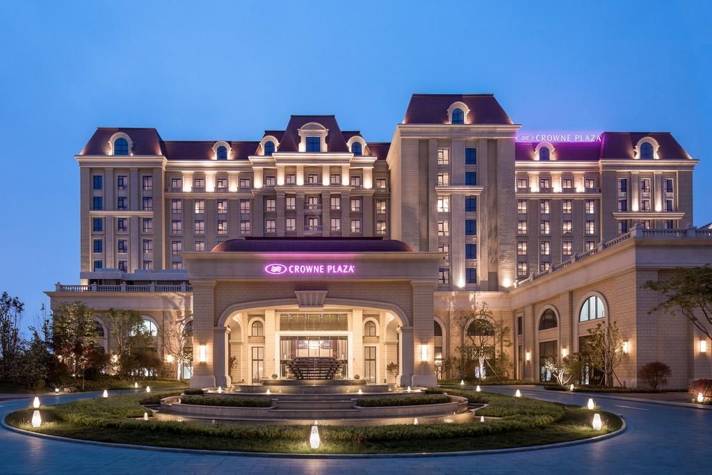 Crowne Plaza Qingdao Oriental Movie Metropolis