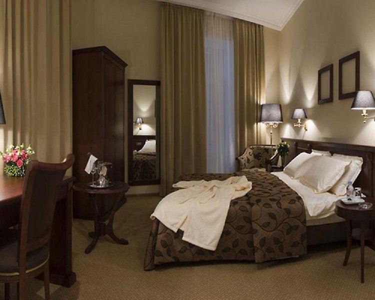 Opera Hotel