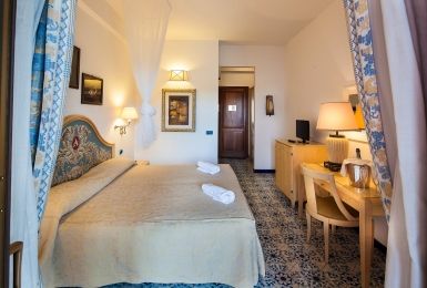 Hotel Eros