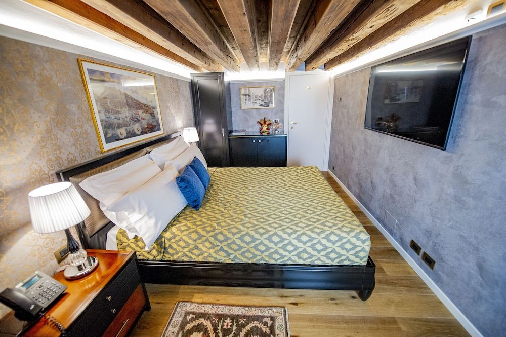 EGO' Residence