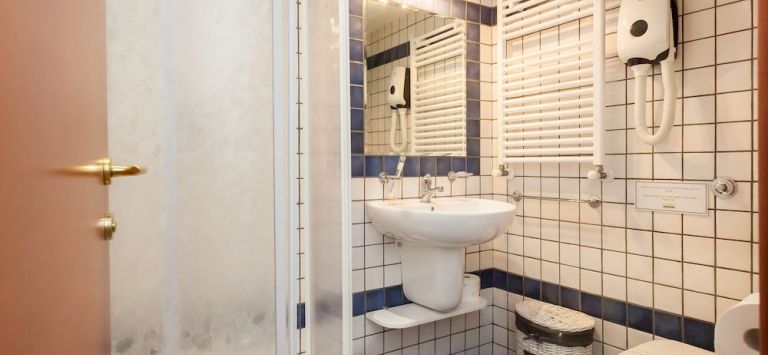 Almes Apartments