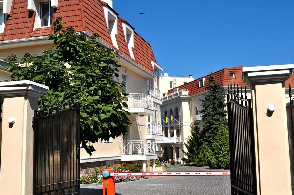 Palace Del Mar