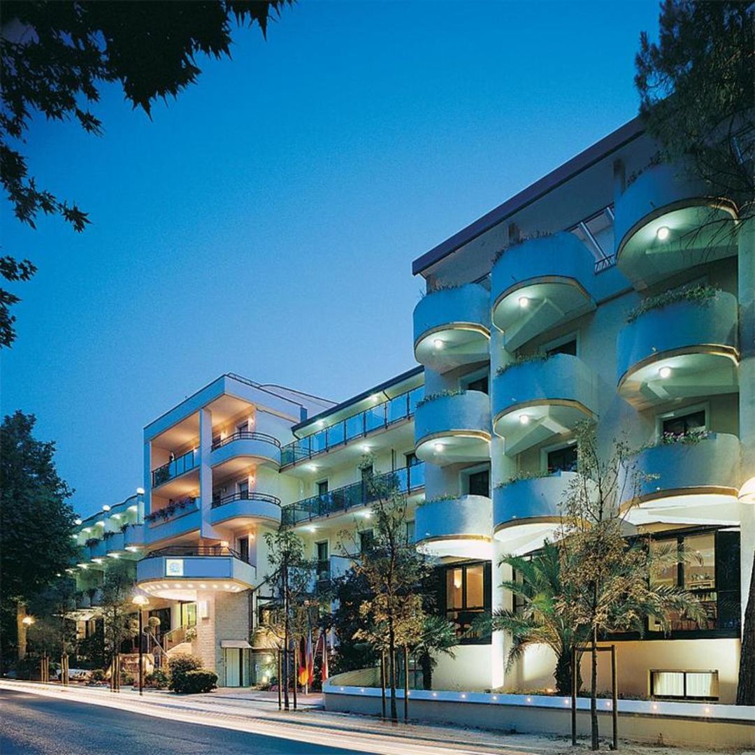 Executive Evolution Hotel