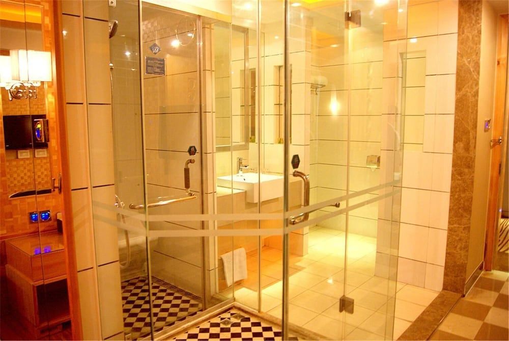 Royal Prince Hotel