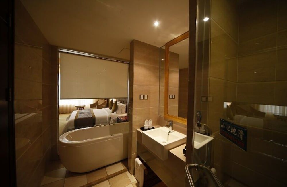 Royal Prince Hotel