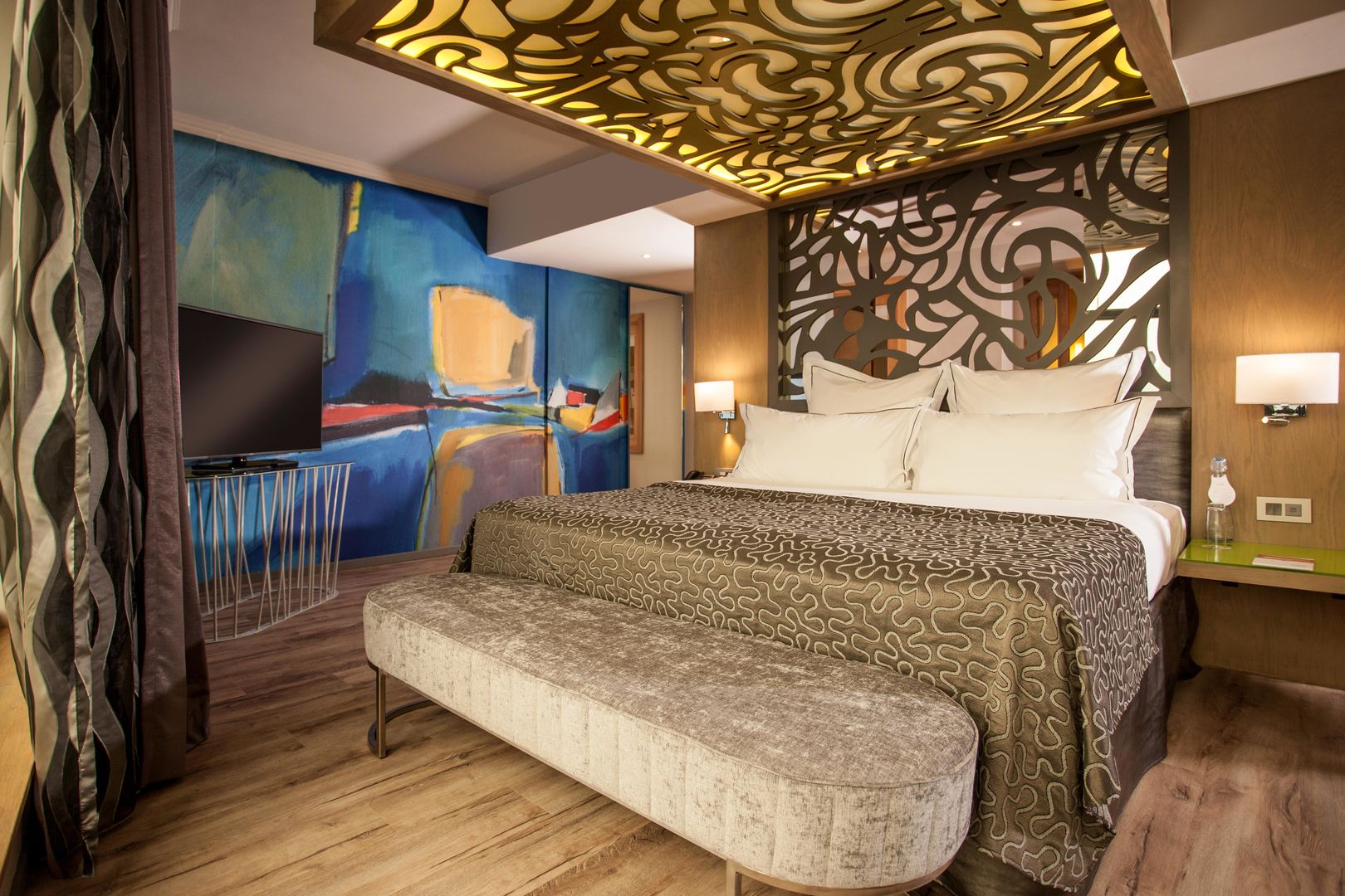 Hennessy Park Hotel