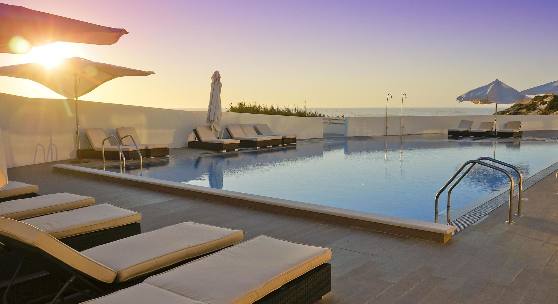 The Beachfront Praia d'el Rey